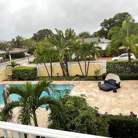 Capri Inn & Apartments Lake Worth Beach Exterior photo