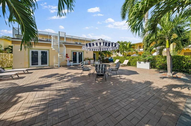 Capri Inn & Apartments Lake Worth Beach Exterior photo